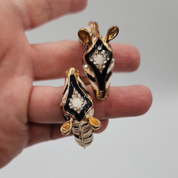 Double Zebra Enamel Striped Bangle Bracelet - Picture 8 of 10